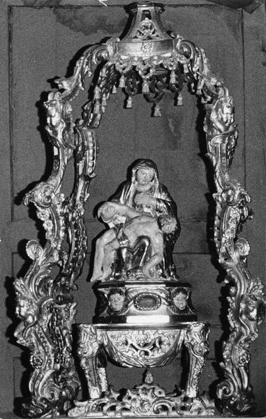 statue-reliquaire : Vierge de Pitié, vue générale