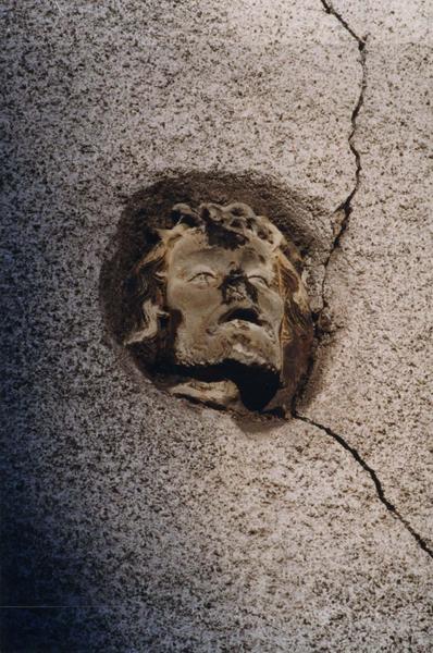tête de Christ de Pitié couronné d'épines, vue générale