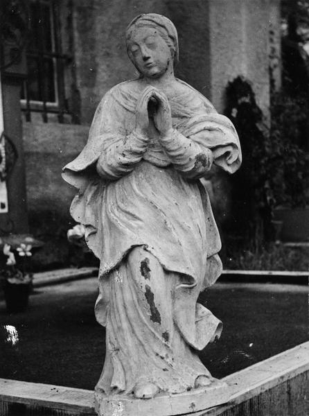 statue : Vierge orante, vue générale - © Ministère de la Culture (France), Médiathèque du patrimoine et de la photographie (objets mobiliers), tous droits réservés