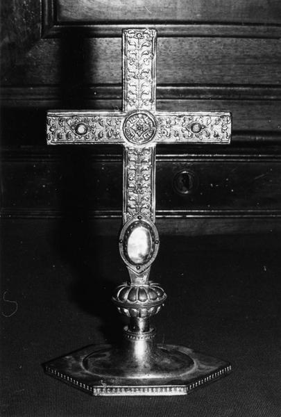 croix-reliquaire, vue générale - © Ministère de la Culture (France), Médiathèque du patrimoine et de la photographie (objets mobiliers), tous droits réservés