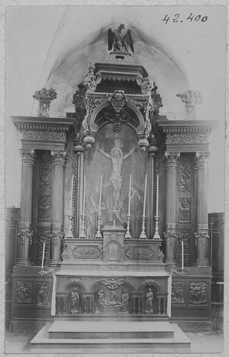 autel, retable, tabernacle, tableau : la Crucifixion