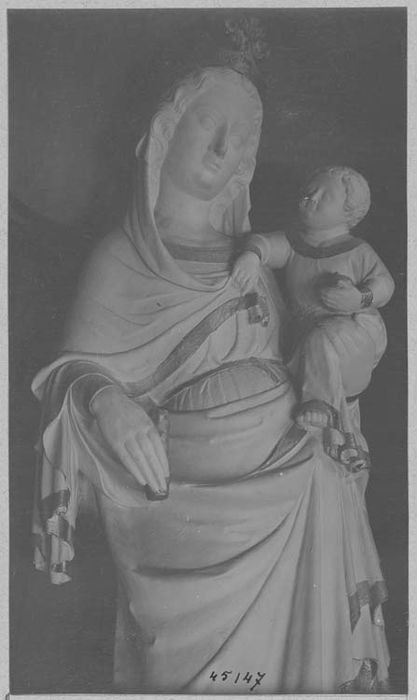 statue : Vierge à l'Enfant