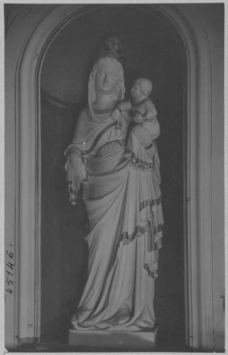 statue : Vierge à l'Enfant