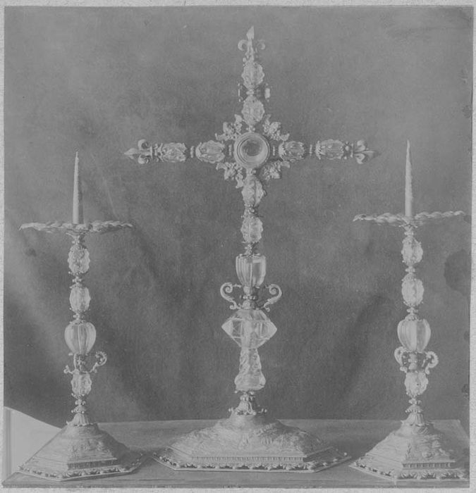 croix, chandeliers d'autel