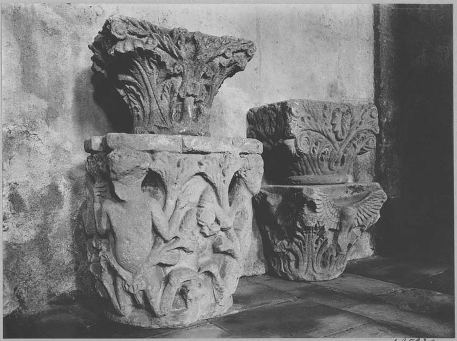 chapiteaux (fragments lapidaires)