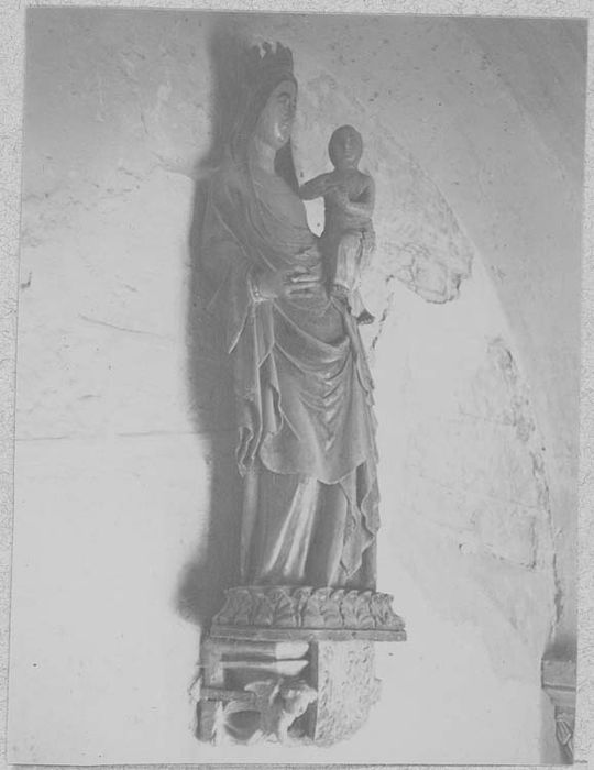 statue : Vierge à l'Enfant