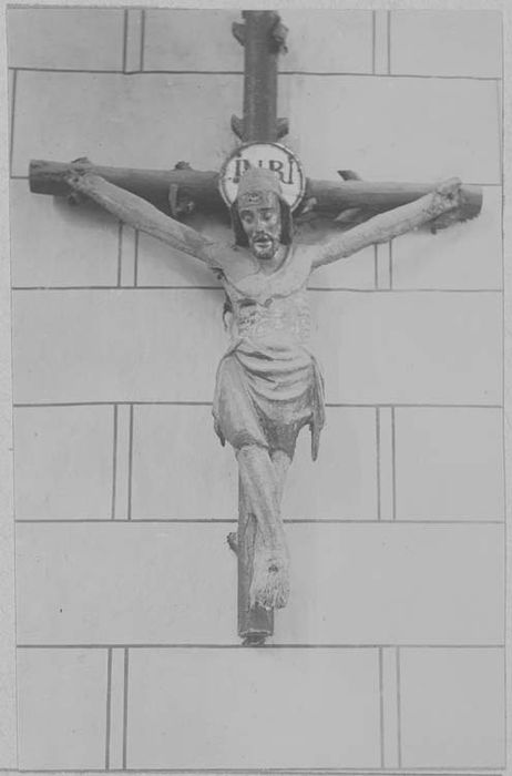 statue (crucifix) : Christ en croix