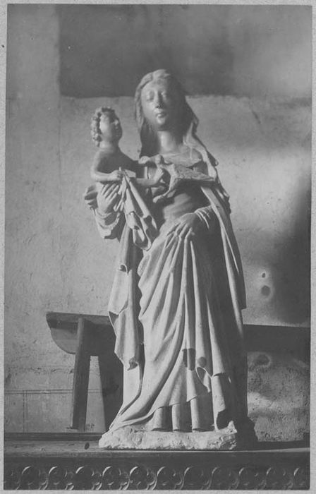 statue : Vierge à l'Enfant