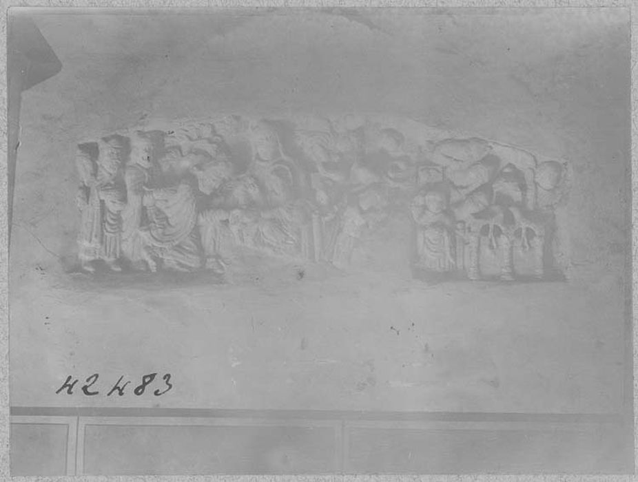 bas-relief : l'Adoration des Mages, la Descente de Croix, tombeau du Christ (le)