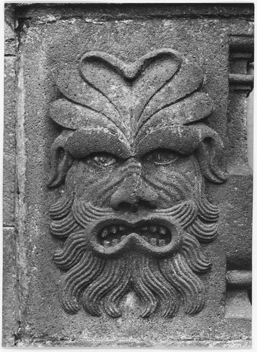 fragment lapidaire : Dé de balustrade