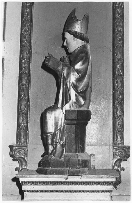 statue : Saint Blaise, profil gauche