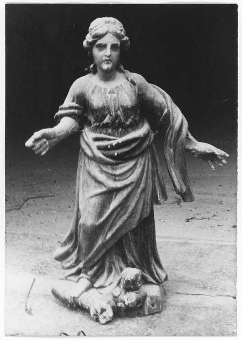 statue : Sainte Marguerite