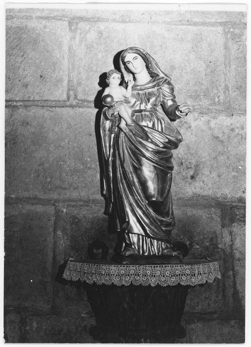 statue : Vierge à l'Enfant