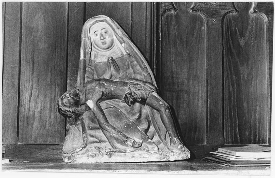 statue : Vierge de Pitié