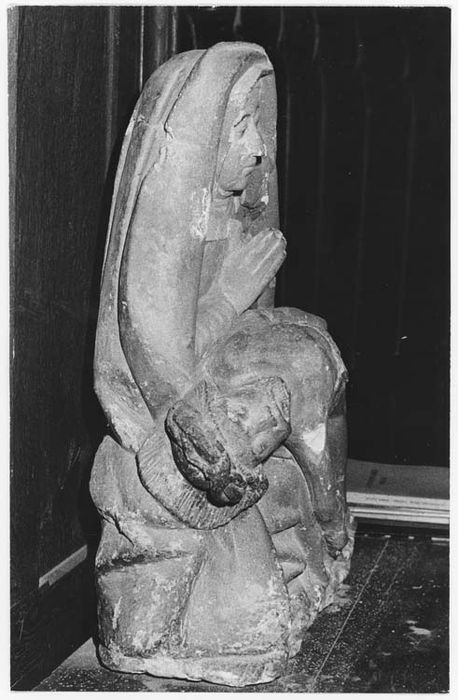 statue : Vierge de Pitié