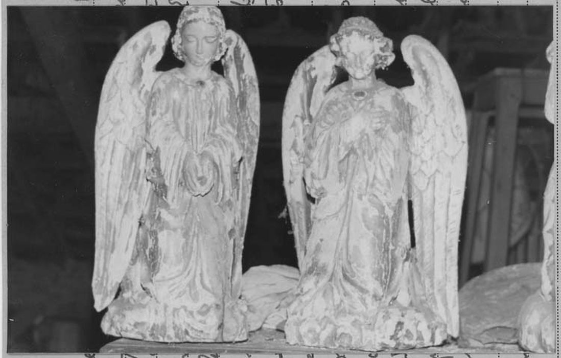 Deux statues : Anges adorateurs