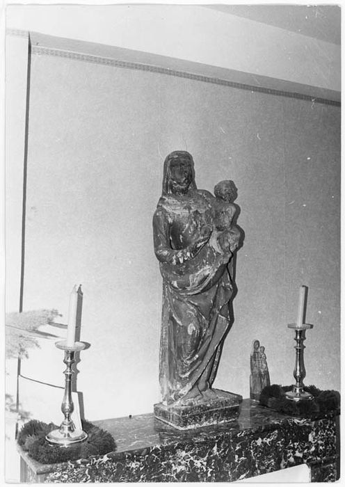 statue : Vierge à l'Enfant