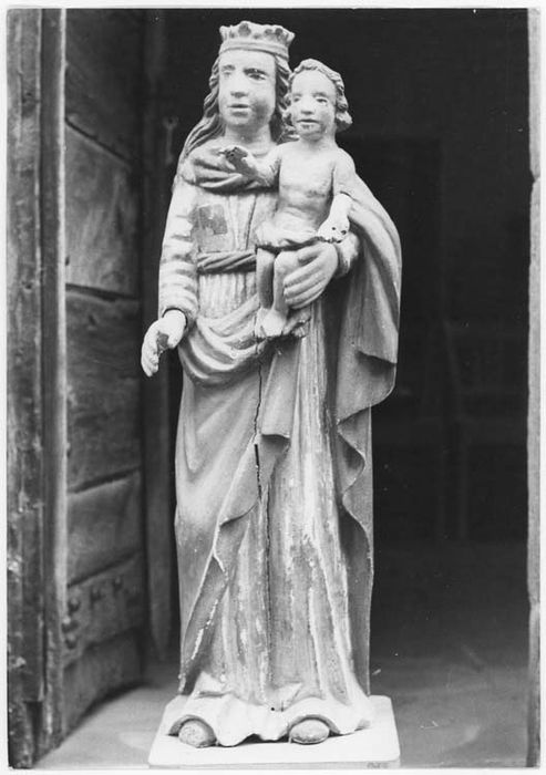 Statue : Vierge couronnée à l'Enfant