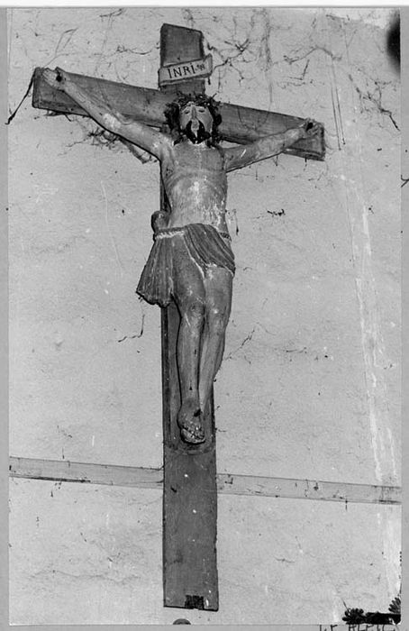 statue : Christ en croix