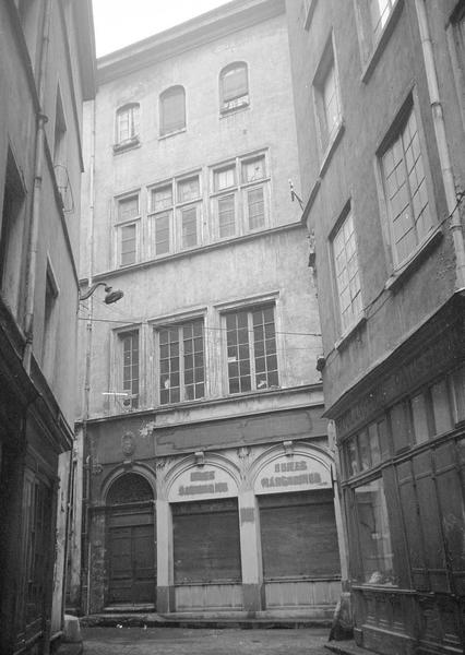 Façade sur rue de la Monnaie depuis la rue du Petit-David