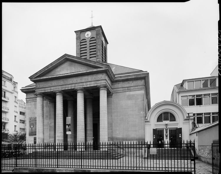 Façade de l’église et clôture