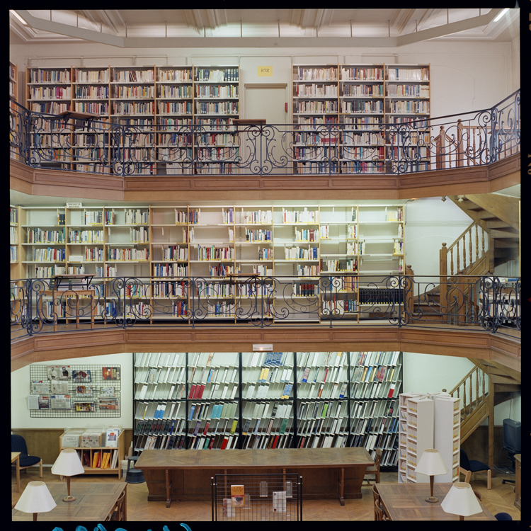 Bibliothèque : salle de lecture