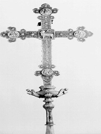 Croix processionnelle en argent et cuivre repoussés et ciselés (revers) - © Ministère de la Culture (France), Médiathèque du patrimoine et de la photographie, diffusion RMN-GP