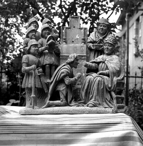 Scènes de la vie de saint Maurice, haut-relief en bois, registre inférieur à l'extrêmité gauche