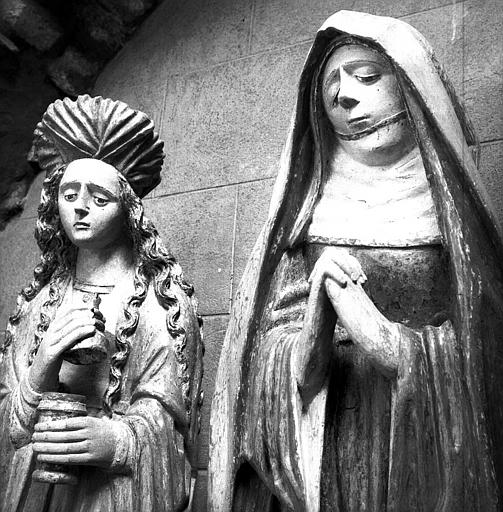 Groupe en bois de la Mise au tombeau, la Vierge et Marie Madeleine