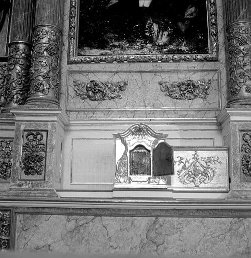 Tabernacle, gradin d'autel : essai de tabernacle avec ou sans gradin ; pendant restauration