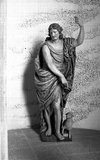 Statue en pierre de saint Jean-Baptiste, ensemble