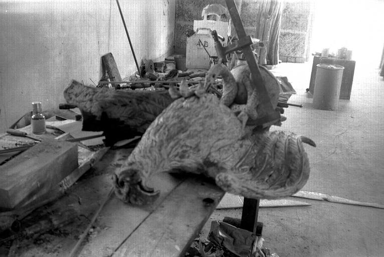Lutrin en bois, détail de l'aigle