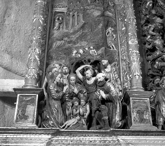 Retable, groupe sculpté : 'L'Adoration des bergers', bois sculpté, peint et doré ; après restauration