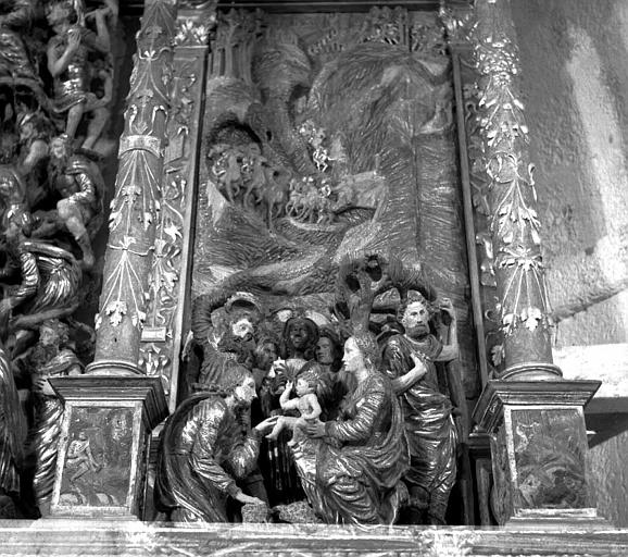 Retable, groupe sculpté : 'L'Adoration des mages', bois sculpté, peint et doré ; après restauration