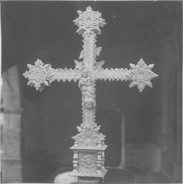 croix de procession style populaire, vue générale du revers