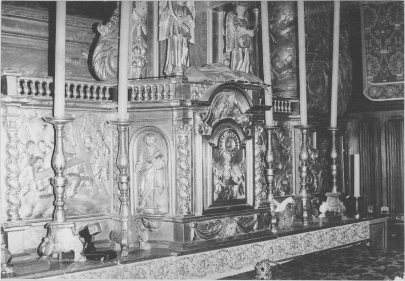 tabernacle, chandeliers, vue partielle