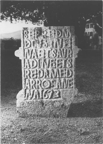 Stèle tabulaire