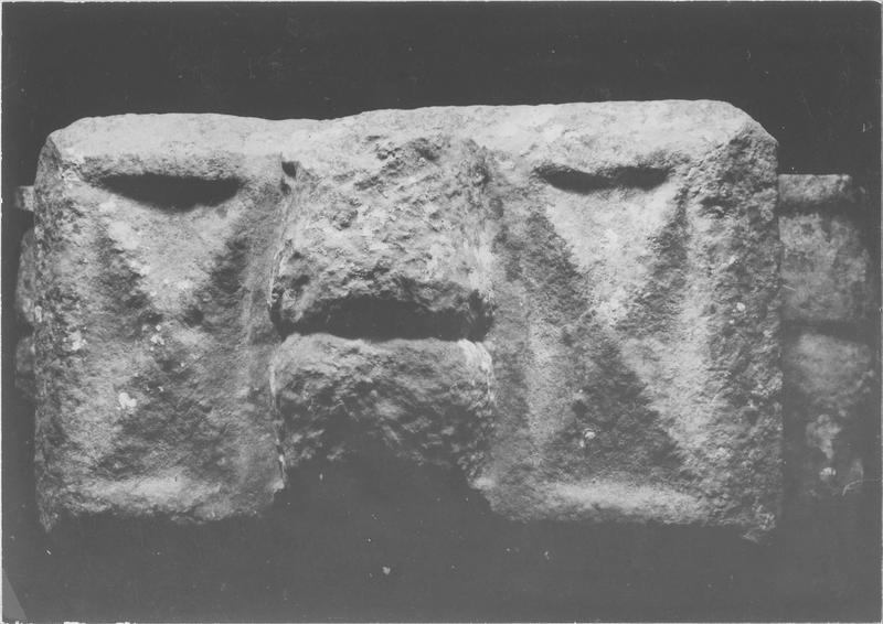 stèle tabulaire, vue générale du dessus