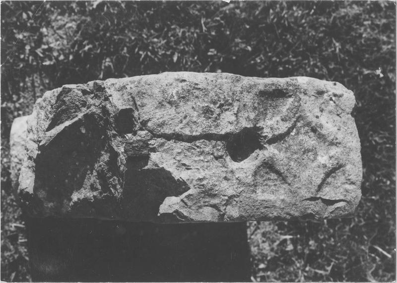 stèle tabulaire, vue générale du dessus