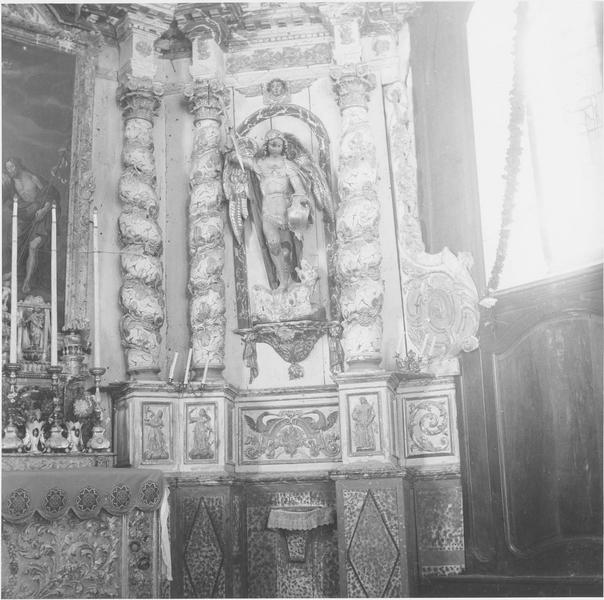 retable du maître-autel, statue : saint Michel terrassant le dragon, vue générale