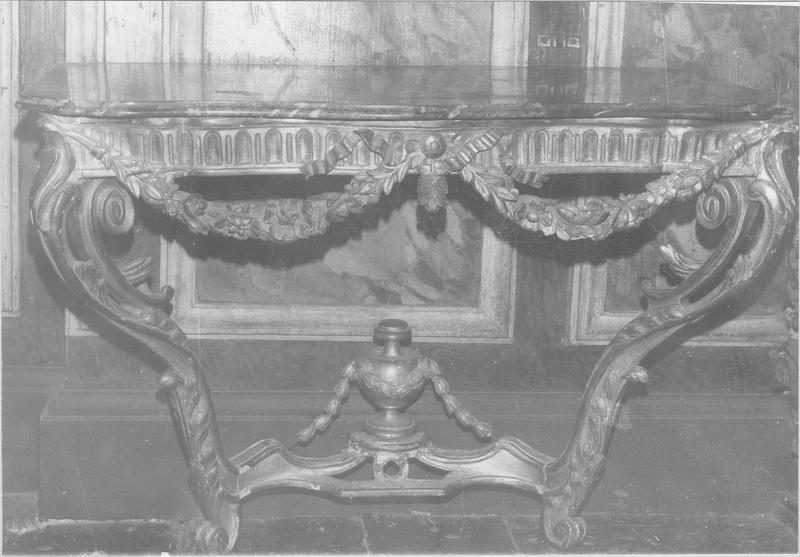 console, vue générale - © Ministère de la Culture (France), Médiathèque du patrimoine et de la photographie (objets mobiliers), tous droits réservés