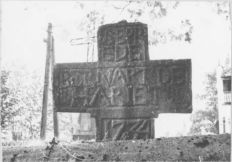 croix pour Bernard de Hariet, revers, vue générale - © Ministère de la Culture (France), Médiathèque du patrimoine et de la photographie (objets mobiliers), tous droits réservés
