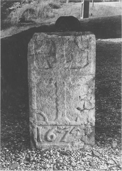 stèle tabulaire, revers, vue générale - © Ministère de la Culture (France), Médiathèque du patrimoine et de la photographie (objets mobiliers), tous droits réservés