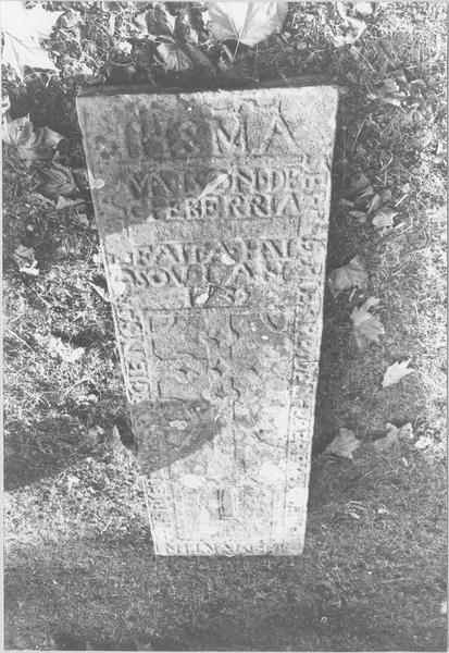 dalle funéraire, vue générale en profondeur - © Ministère de la Culture (France), Médiathèque du patrimoine et de la photographie (objets mobiliers), tous droits réservés