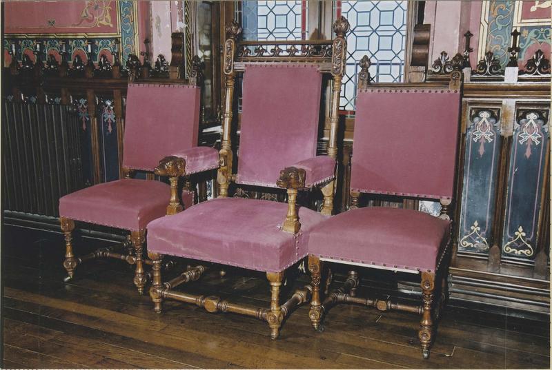 fauteuil, chaises, vue générale - © Ministère de la Culture (France), Médiathèque du patrimoine et de la photographie (objets mobiliers), tous droits réservés