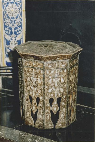 table en guéridon, vue générale - © Ministère de la Culture (France), Médiathèque du patrimoine et de la photographie (objets mobiliers), tous droits réservés