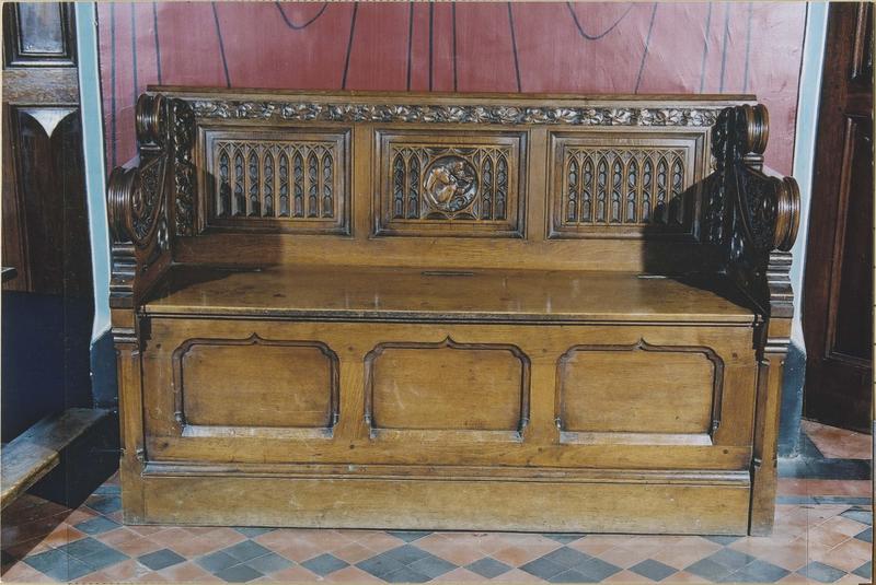 banc-coffre, vue générale - © Ministère de la Culture (France), Médiathèque du patrimoine et de la photographie (objets mobiliers), tous droits réservés