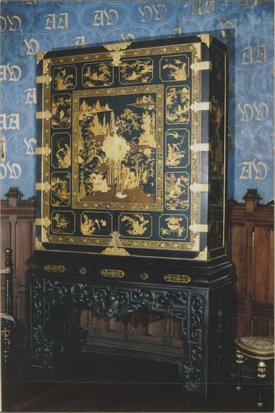 armoire chinoise à deux portes, vue générale - © Ministère de la Culture (France), Médiathèque du patrimoine et de la photographie (objets mobiliers), tous droits réservés