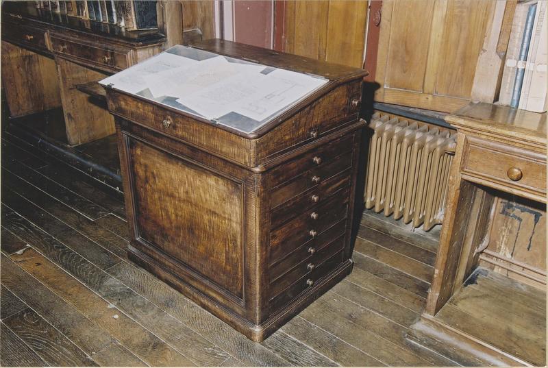 classeur à archives (meuble de classement), vue générale - © Ministère de la Culture (France), Médiathèque du patrimoine et de la photographie (objets mobiliers), tous droits réservés