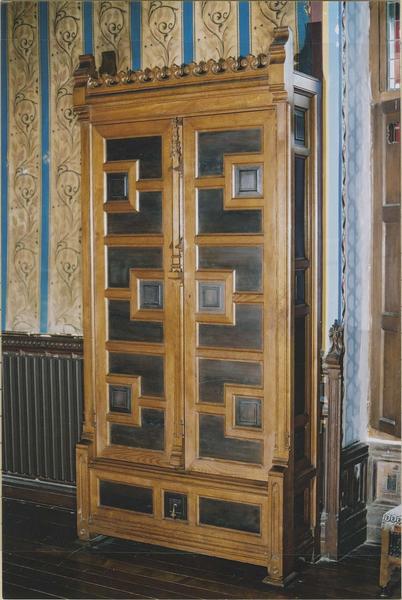 armoire à vantaux, vue générale - © Ministère de la Culture (France), Médiathèque du patrimoine et de la photographie (objets mobiliers), tous droits réservés